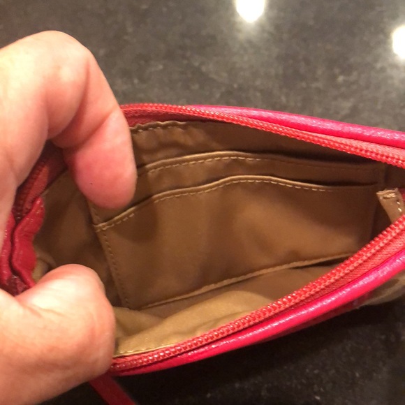 Like new coach wristlet . - Picture 3 of 5